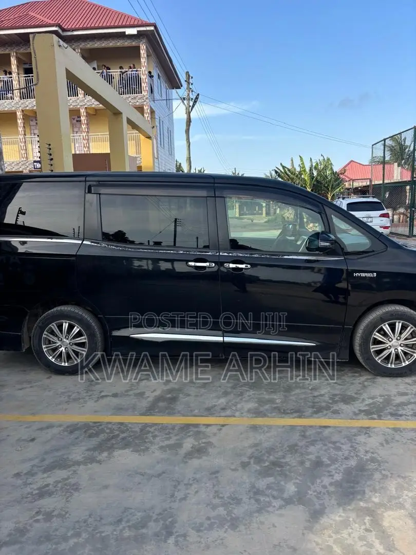 Toyota Voxy Hybrid V 2WD 7-Seater 2014 Black