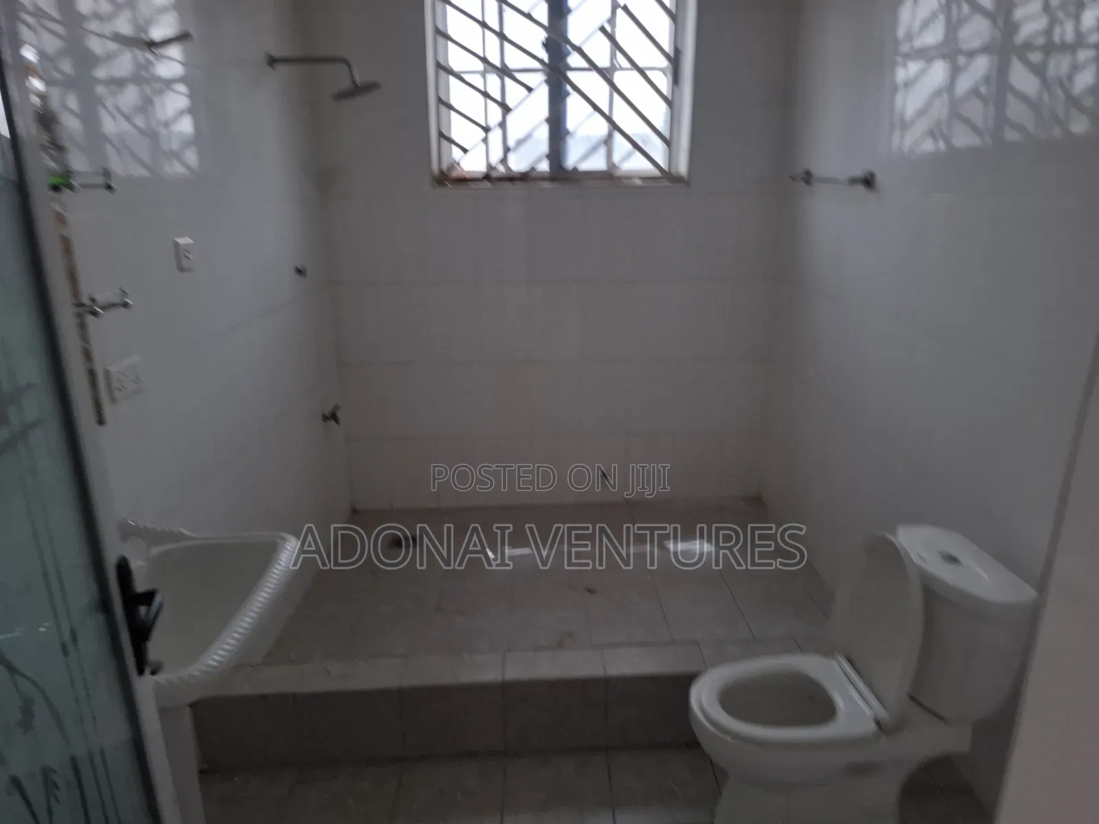 3bdrm Apartment in Atasomanso, Kumasi Metropolitan for rent