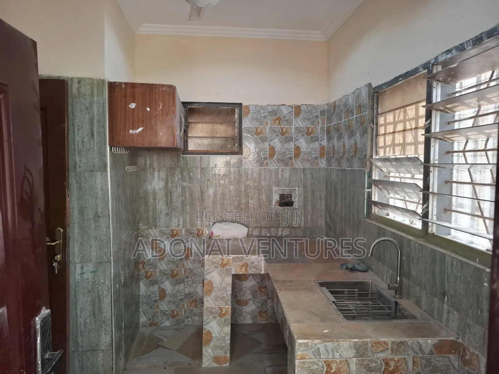 2bdrm House in Sokoban Ampayoo, Kumasi Metropolitan for rent