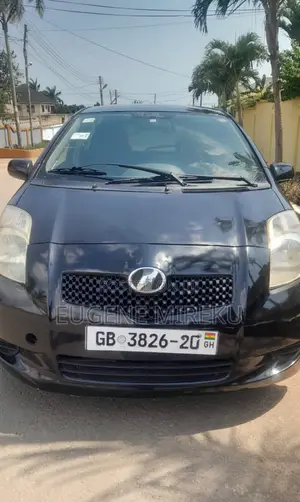 Toyota Vitz 2010 Black