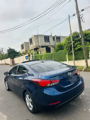 Hyundai Elantra Limited Sedan FWD (1.8L 4cyl 6A) 2016 Blue