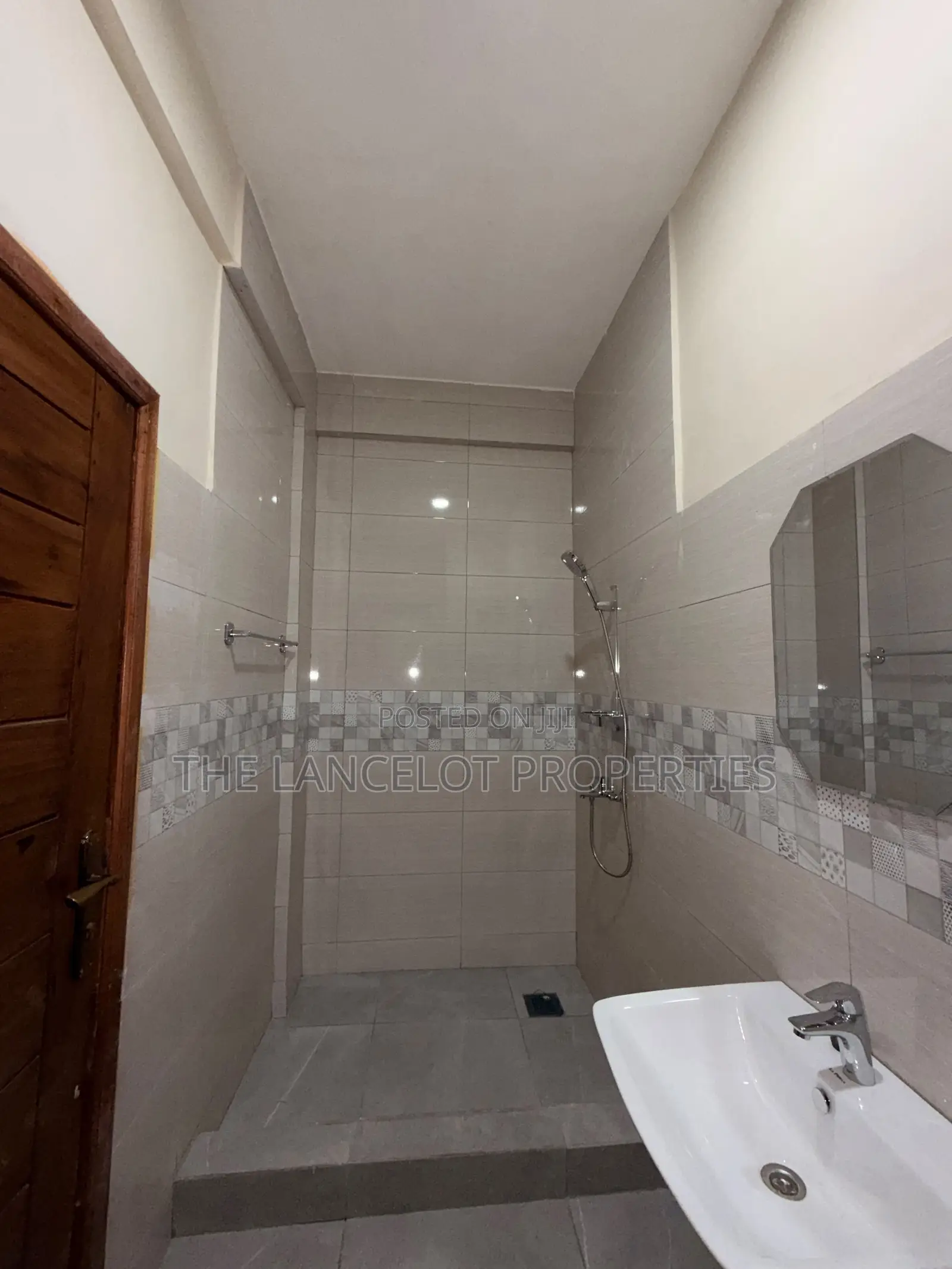 2bdrm Apartment in School Junction, East Legon for rent