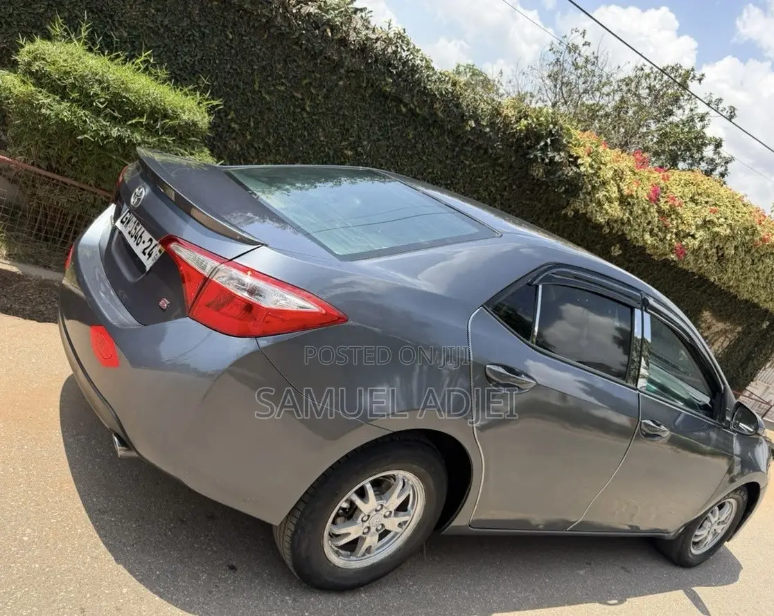 Toyota Corolla 2015 Gray