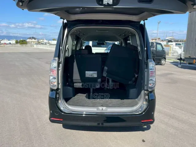 Toyota Voxy 2008 Black