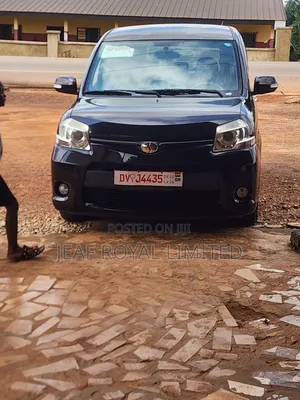 Toyota Sienta 1.5 FWD 2013 Matt Black