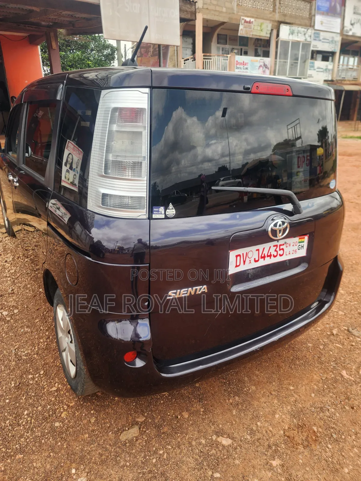 Toyota Sienta 1.5 FWD 2013 Matt Black