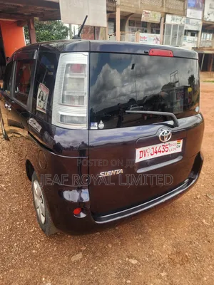 Toyota Sienta 1.5 FWD 2013 Matt Black