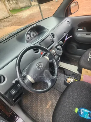 Toyota Sienta 1.5 FWD 2013 Matt Black