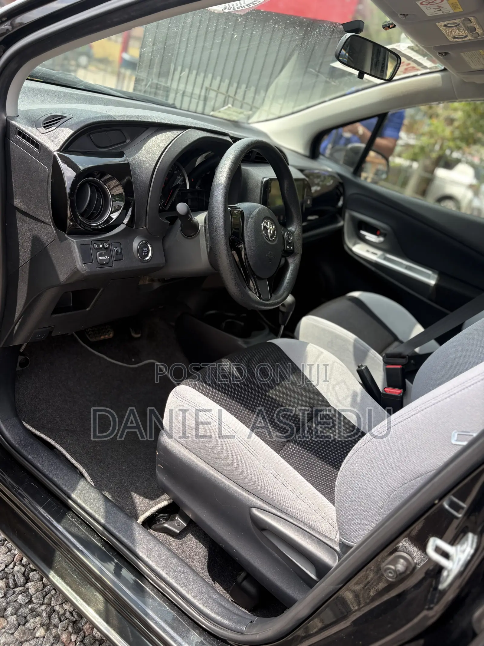 Toyota Vitz 1.3 AWD 3dr 2015 Matt Black