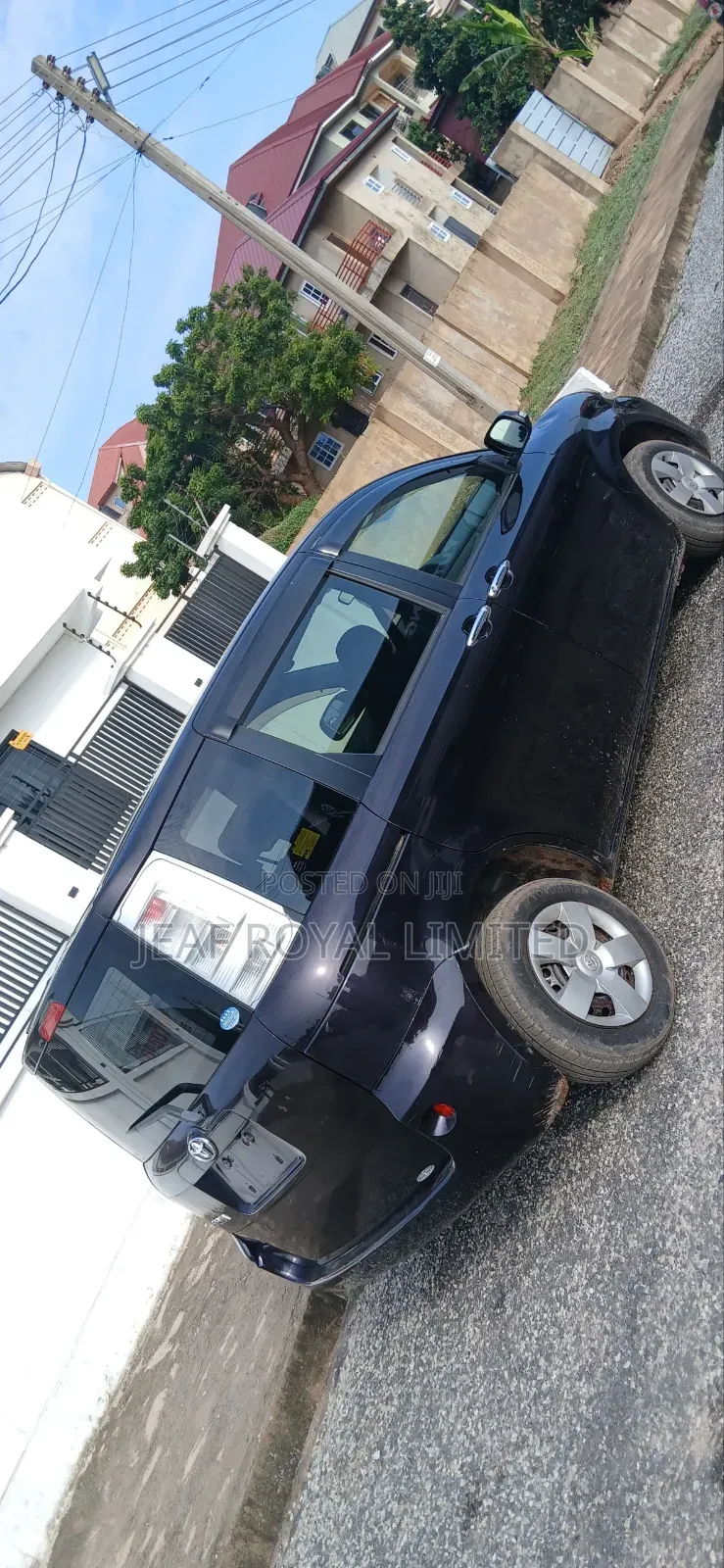 Toyota Sienta 1.5 FWD 2013 Matt Black