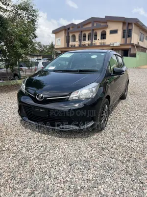 Toyota Vitz 1.3 FWD 5dr 2015 Black