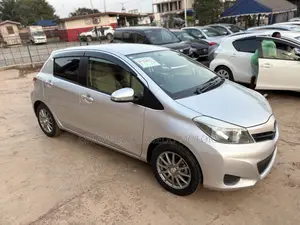 Toyota Vitz 1.3 FWD 5dr 2013 Silver