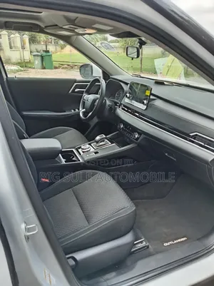 Mitsubishi Outlander 2.4 PHEV AWD 2022 White