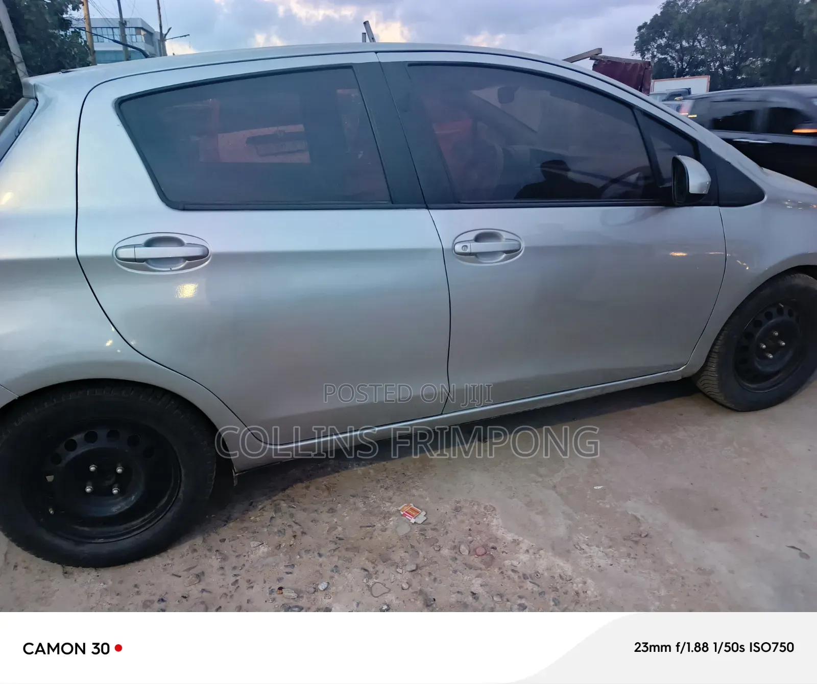 Toyota Yaris L Hatchback 5dr 2012 Gray
