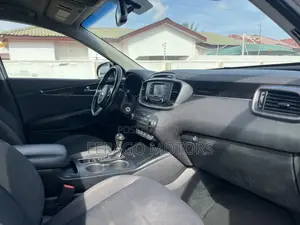 Kia Sorento 4dr SUV 2016 Gray