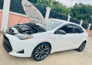 Toyota Corolla 2018 White