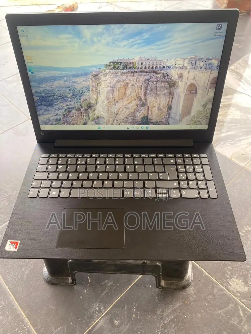 Laptop Lenovo V130 8GB SSD 256GB