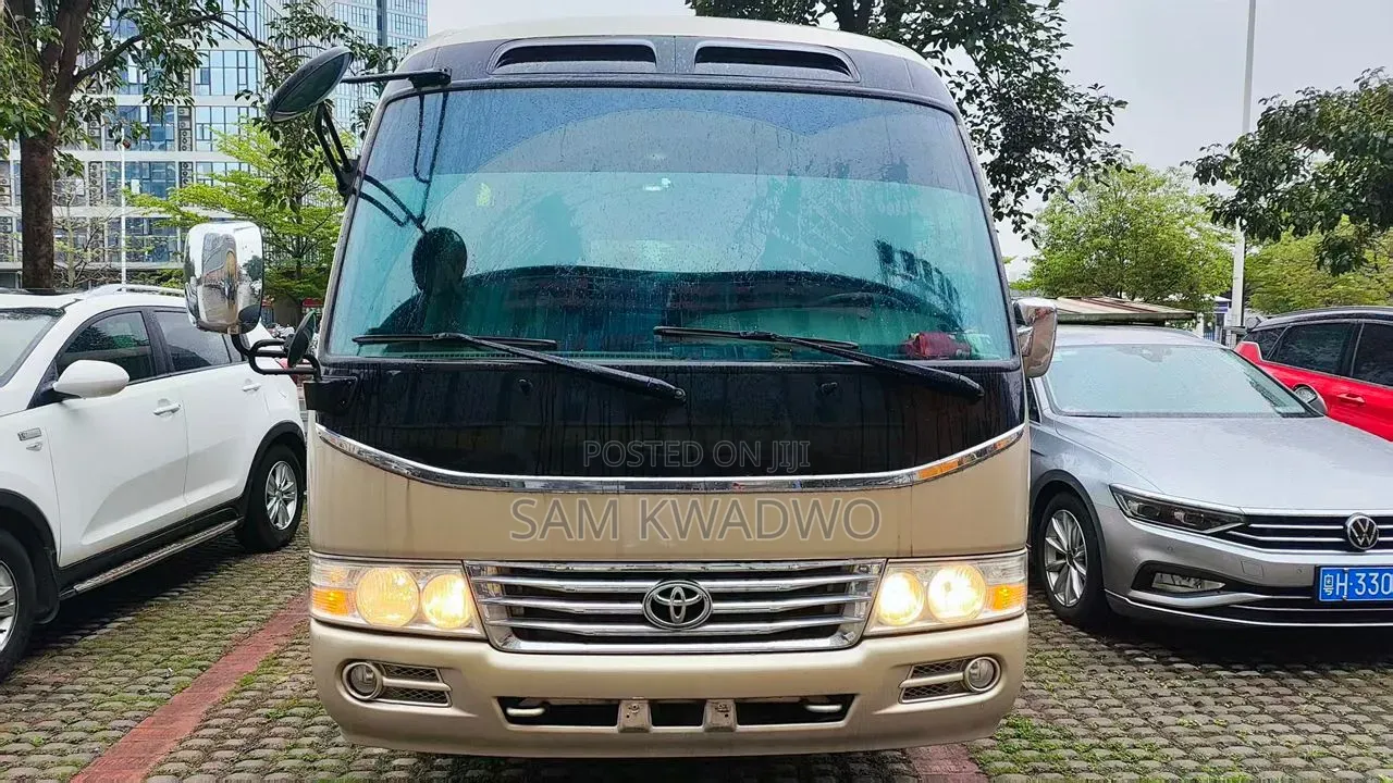 Toyota Coaster 2009 Gold