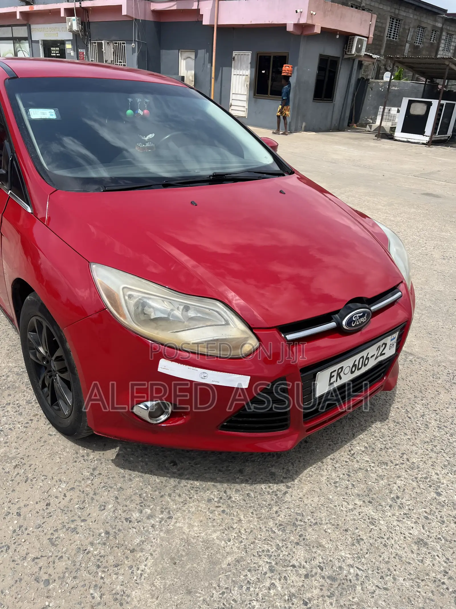 Ford Focus SE Sedan FWD (2.0L 4cyl 5M) 2013 Red