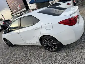 Toyota Corolla SE (1.8L 4cyl 2A) 2018 Gray