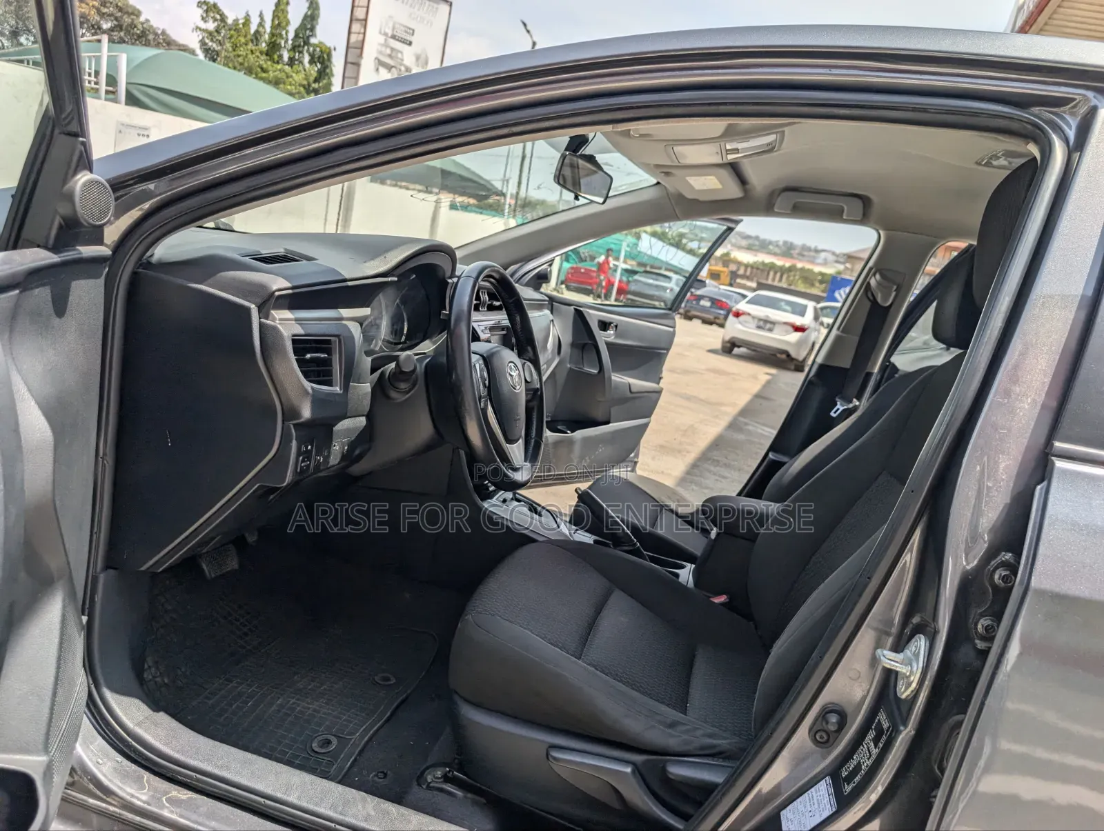 Toyota Corolla LE 4dr Sedan (1.8L 4cyl 4A) 2013 Gray