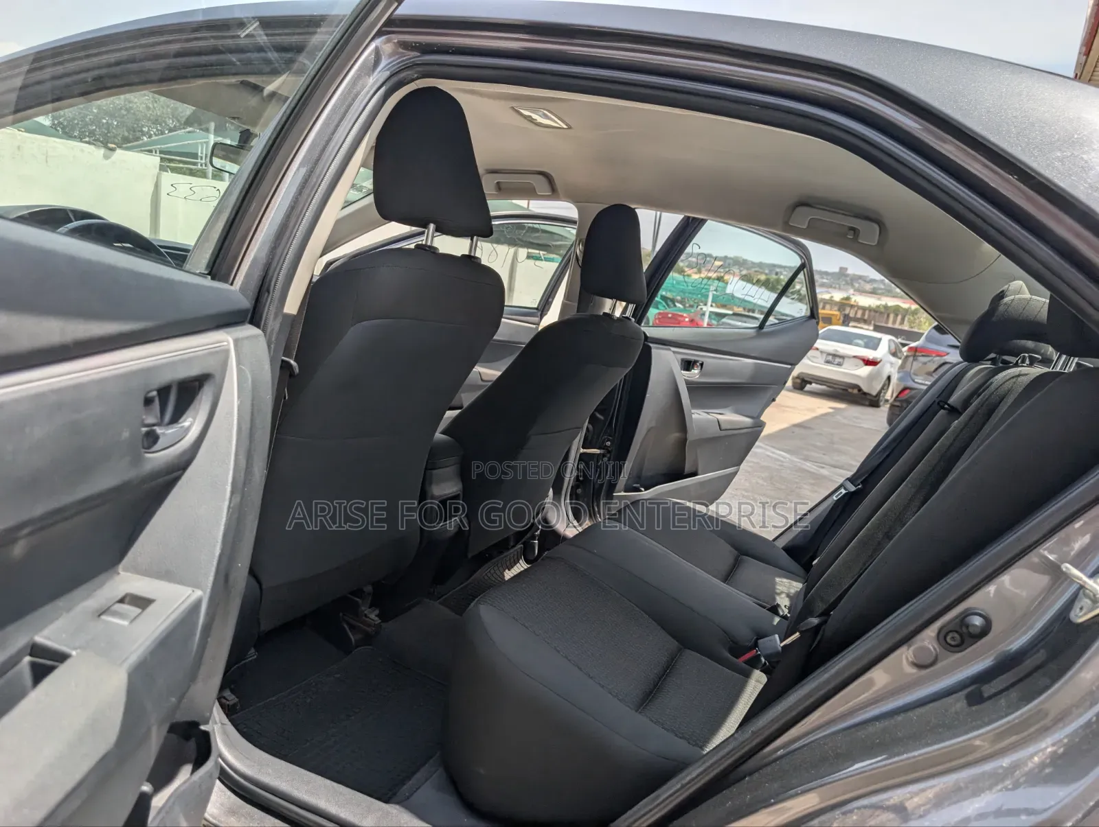 Toyota Corolla LE 4dr Sedan (1.8L 4cyl 4A) 2013 Gray