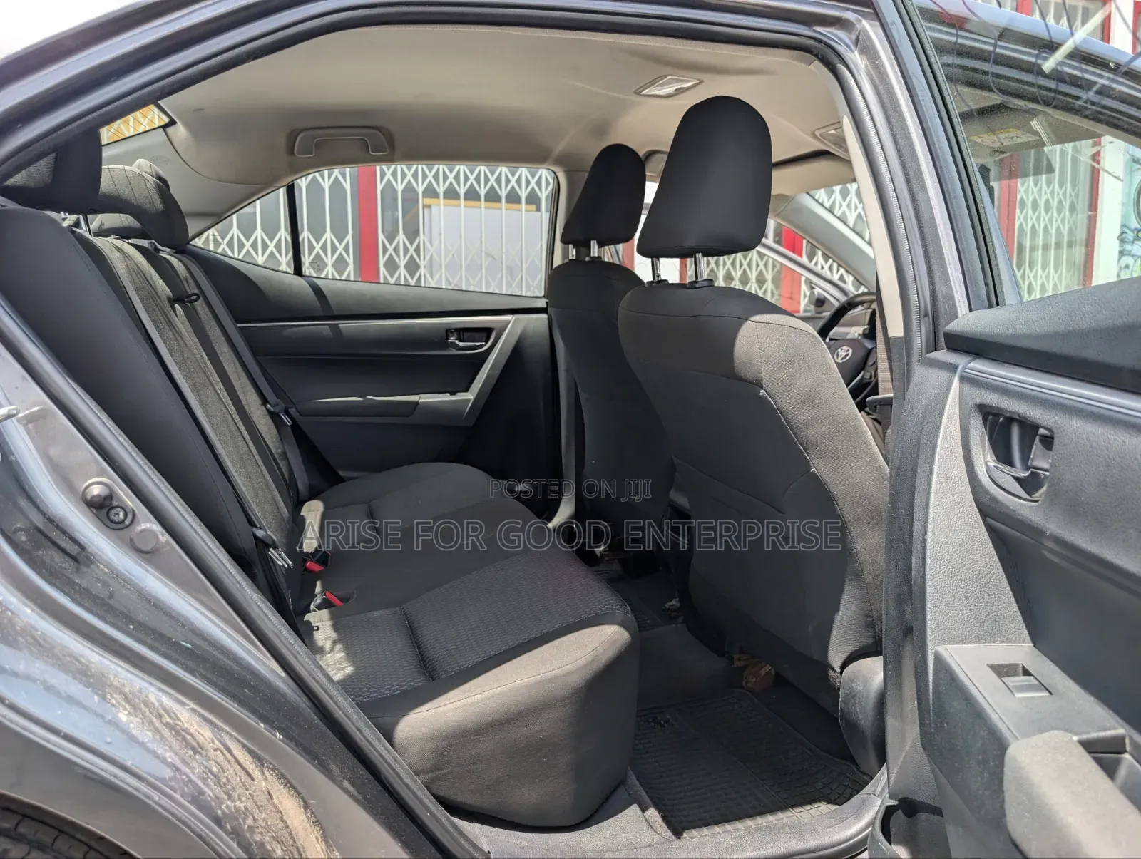 Toyota Corolla LE 4dr Sedan (1.8L 4cyl 4A) 2013 Gray