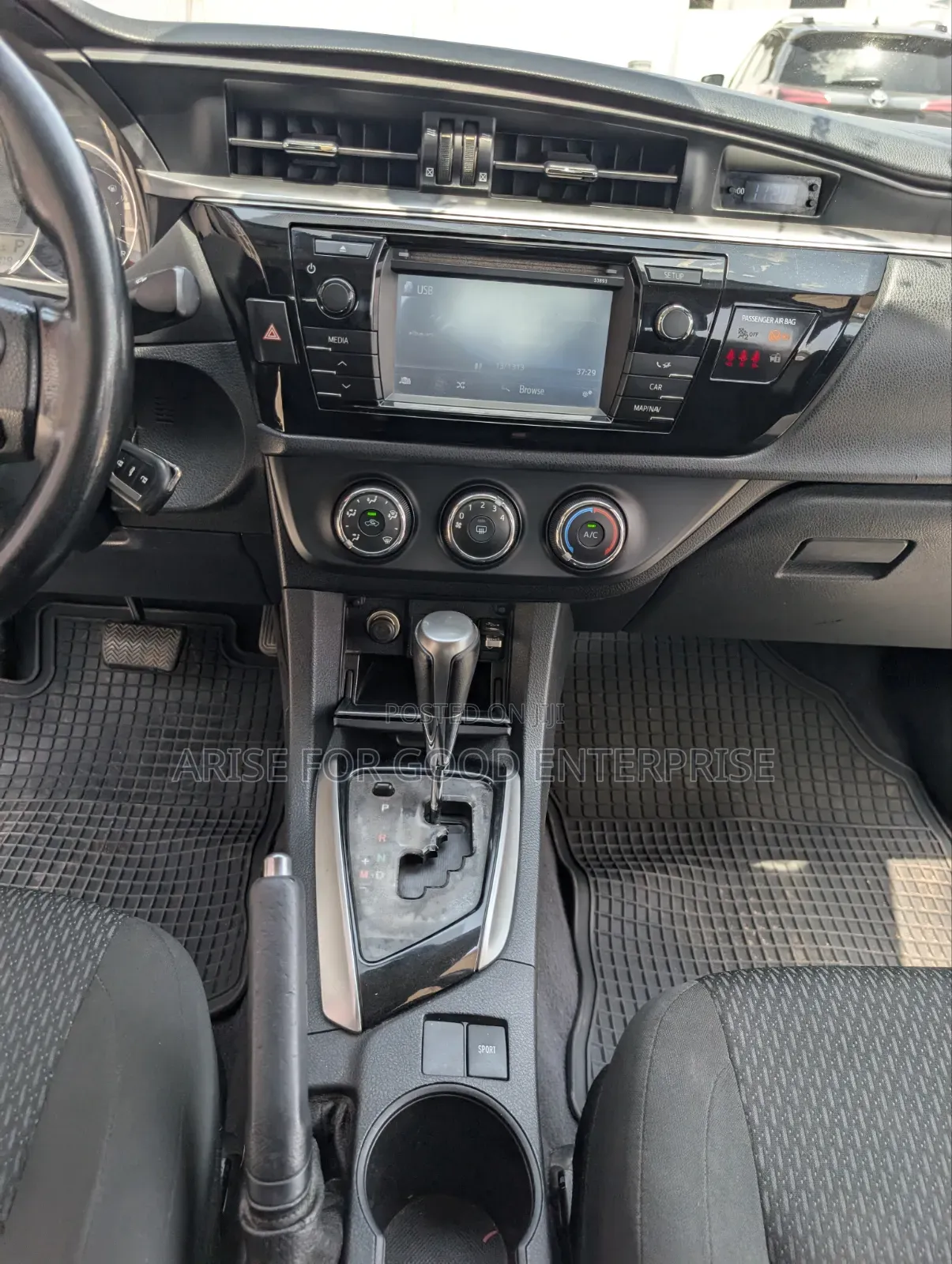 Toyota Corolla LE 4dr Sedan (1.8L 4cyl 4A) 2013 Gray