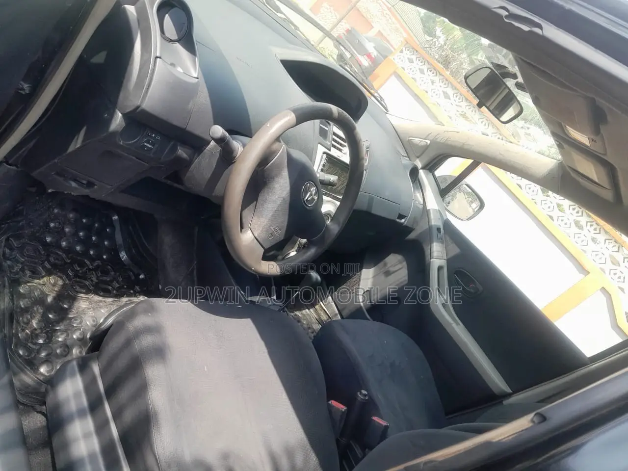 Toyota Vitz 2010 Blue