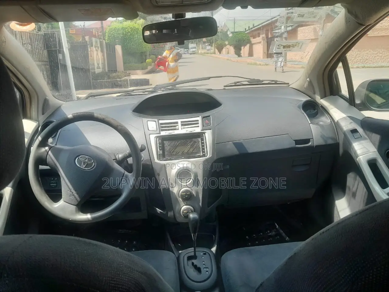 Toyota Vitz 2010 Blue