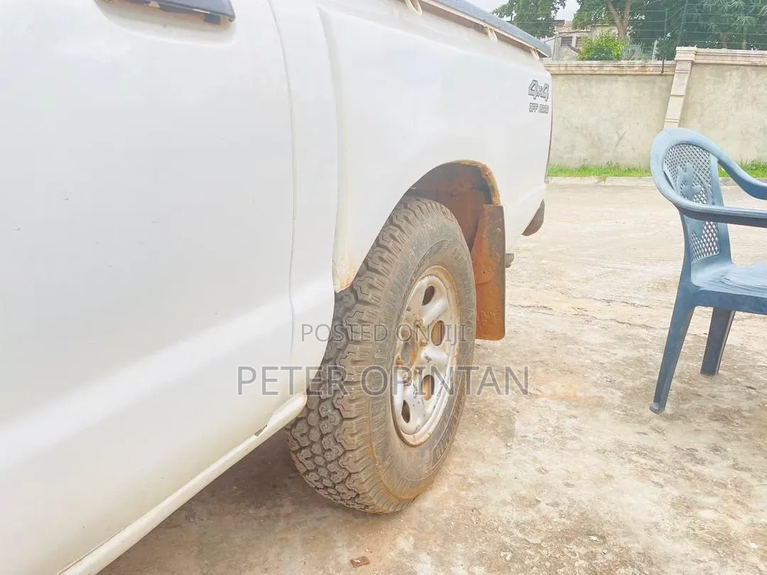 Nissan Hardbody 2015 White