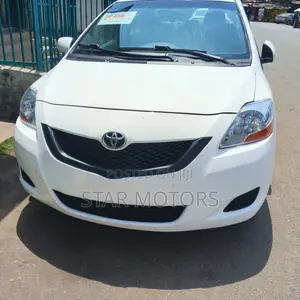 Toyota Yaris 2012 White