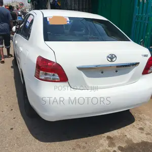 Toyota Yaris 2012 White