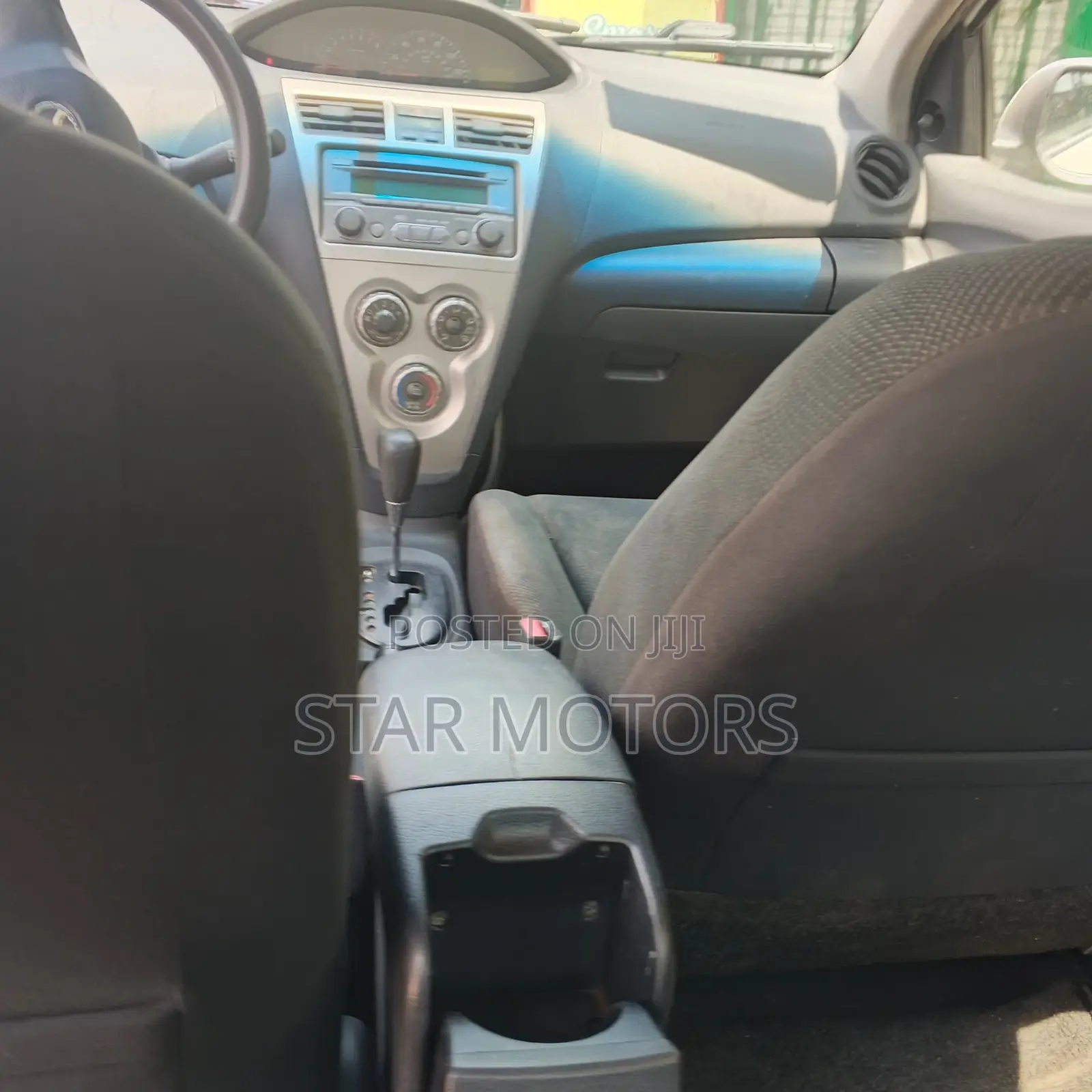 Toyota Yaris 2012 White