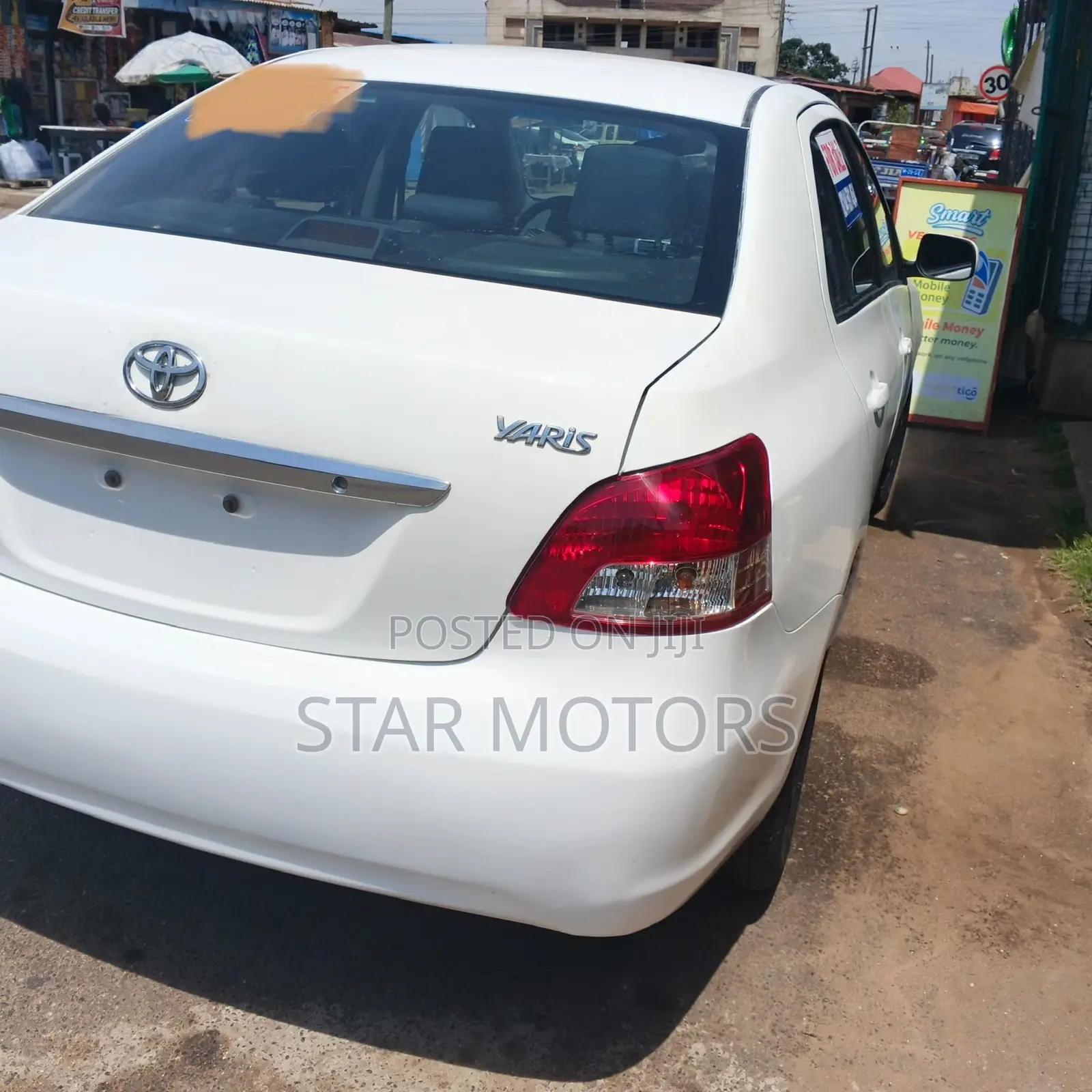Toyota Yaris 2012 White