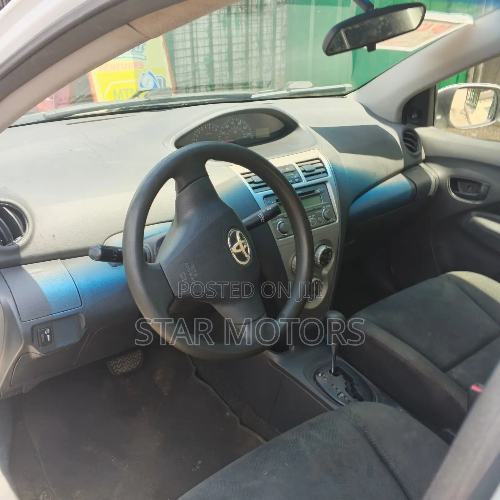 Toyota Yaris 2012 White