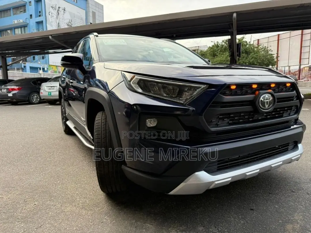 Toyota RAV4 XLE Premium FWD 2020 Blue