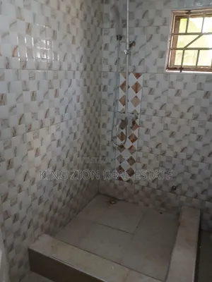 3bdrm Apartment in Awoshie Anyaa, Last Stop for rent