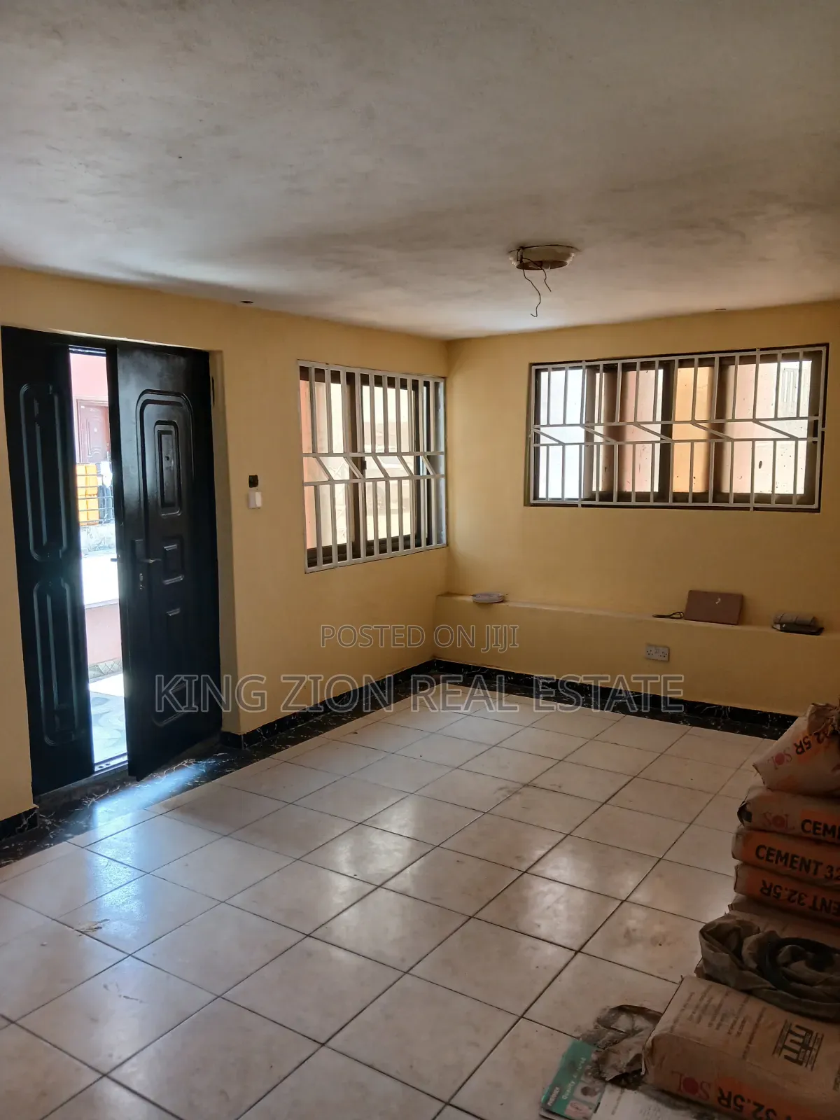 3bdrm Apartment in Awoshie Anyaa, Last Stop for rent