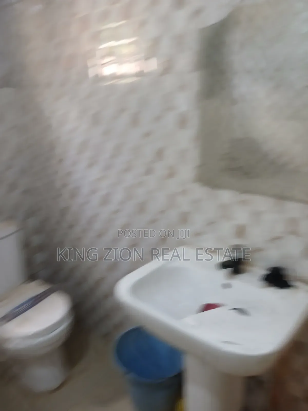 3bdrm Apartment in Awoshie Anyaa, Last Stop for rent