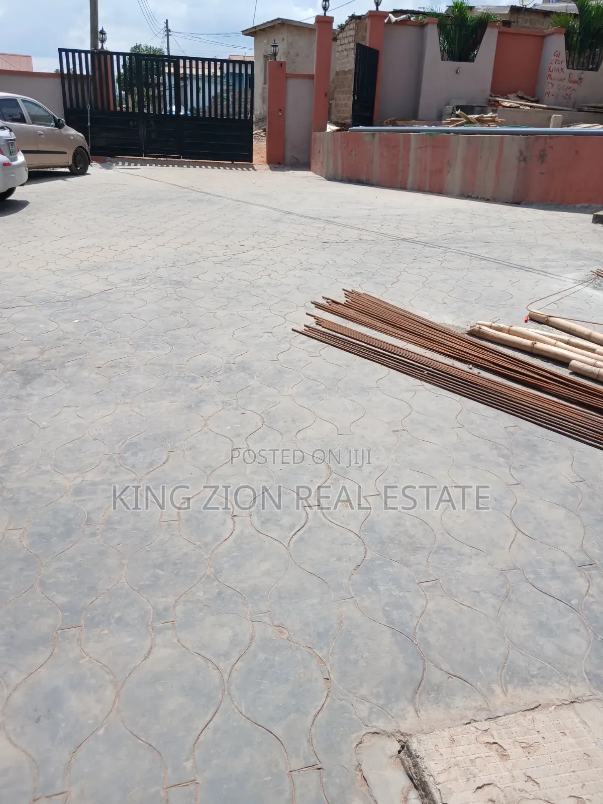 3bdrm Apartment in Awoshie Anyaa, Last Stop for rent