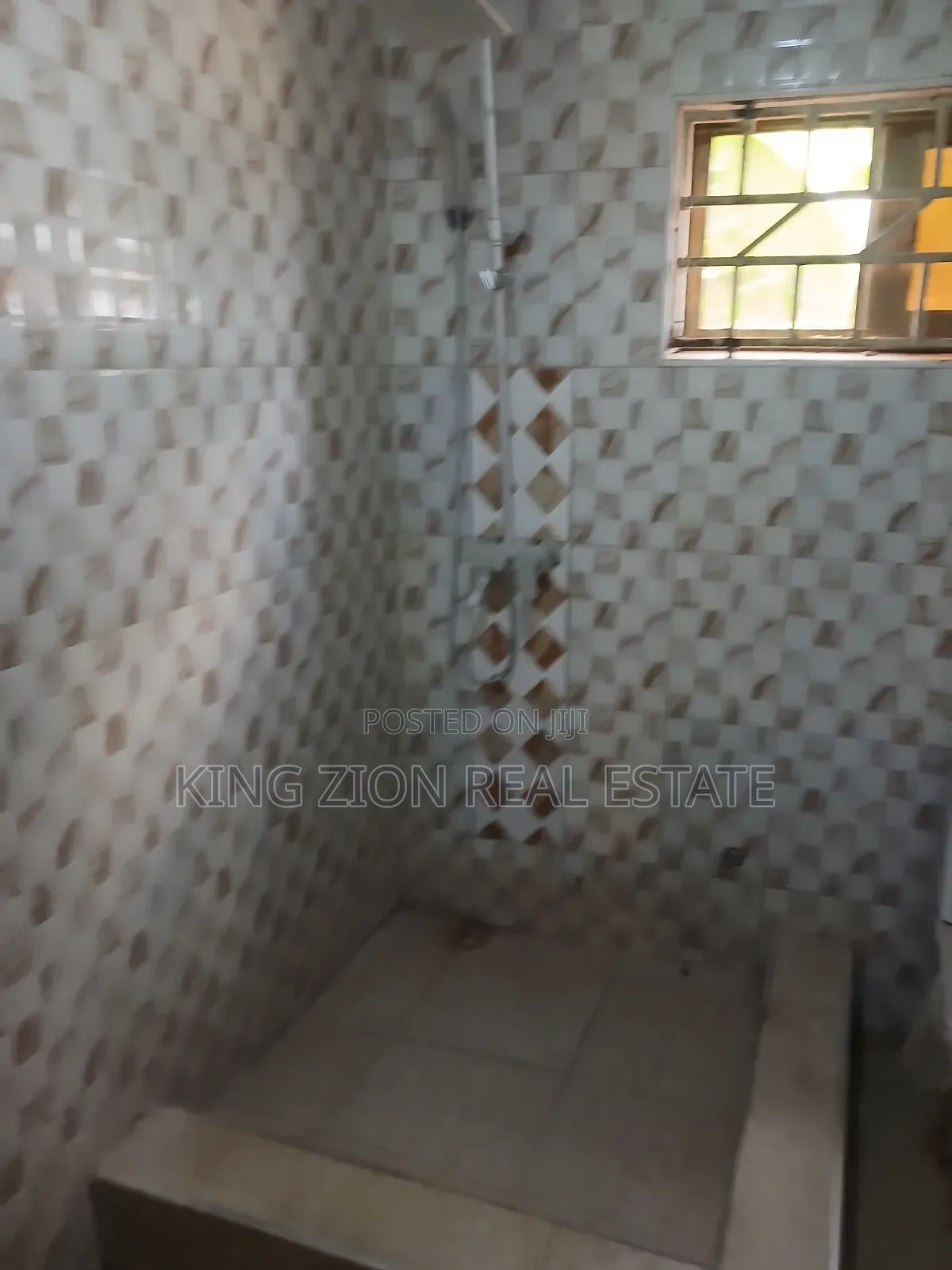 3bdrm Apartment in Awoshie Anyaa, Last Stop for rent