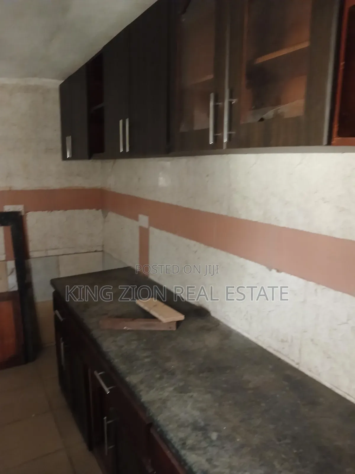 3bdrm Apartment in Awoshie Anyaa, Last Stop for rent