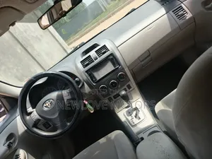 Toyota Corolla L 4-Speed Automatic 2013 Gray