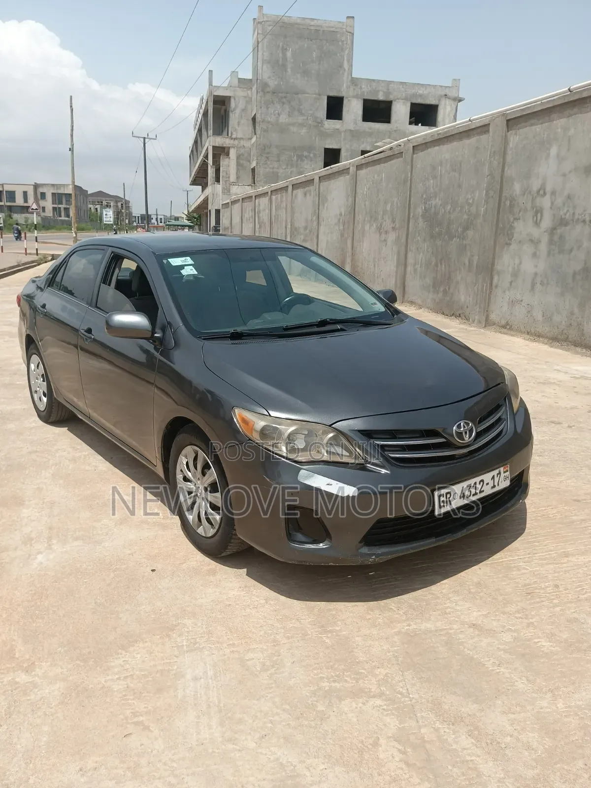 Toyota Corolla L 4-Speed Automatic 2013 Gray