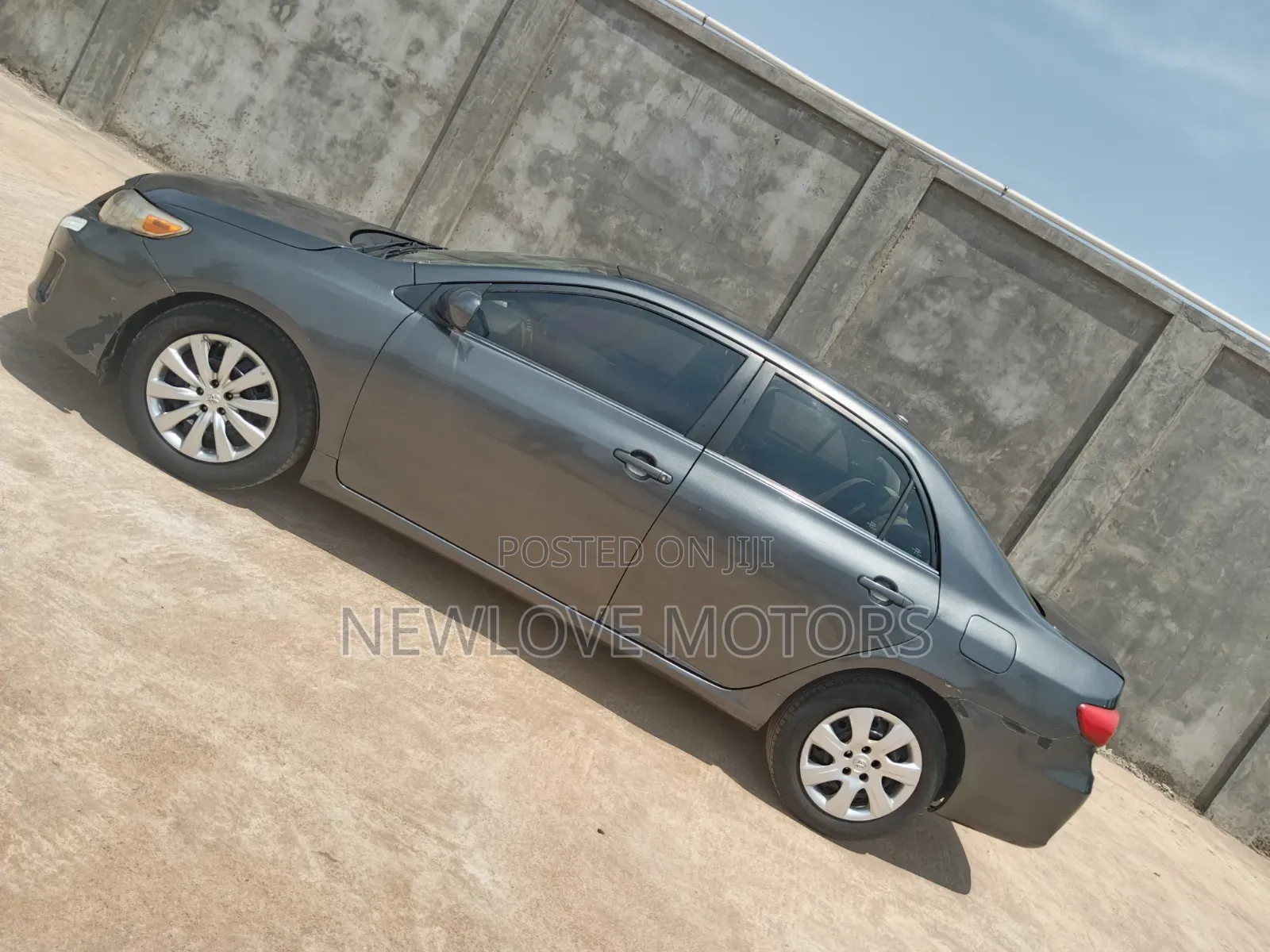 Toyota Corolla L 4-Speed Automatic 2013 Gray