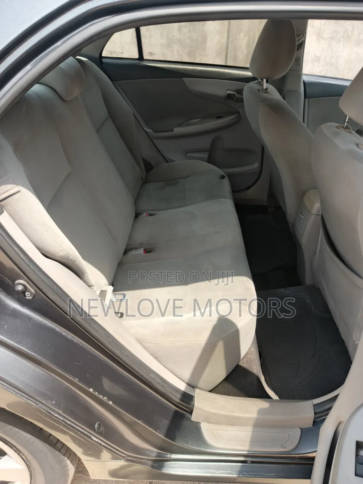 Toyota Corolla L 4-Speed Automatic 2013 Gray