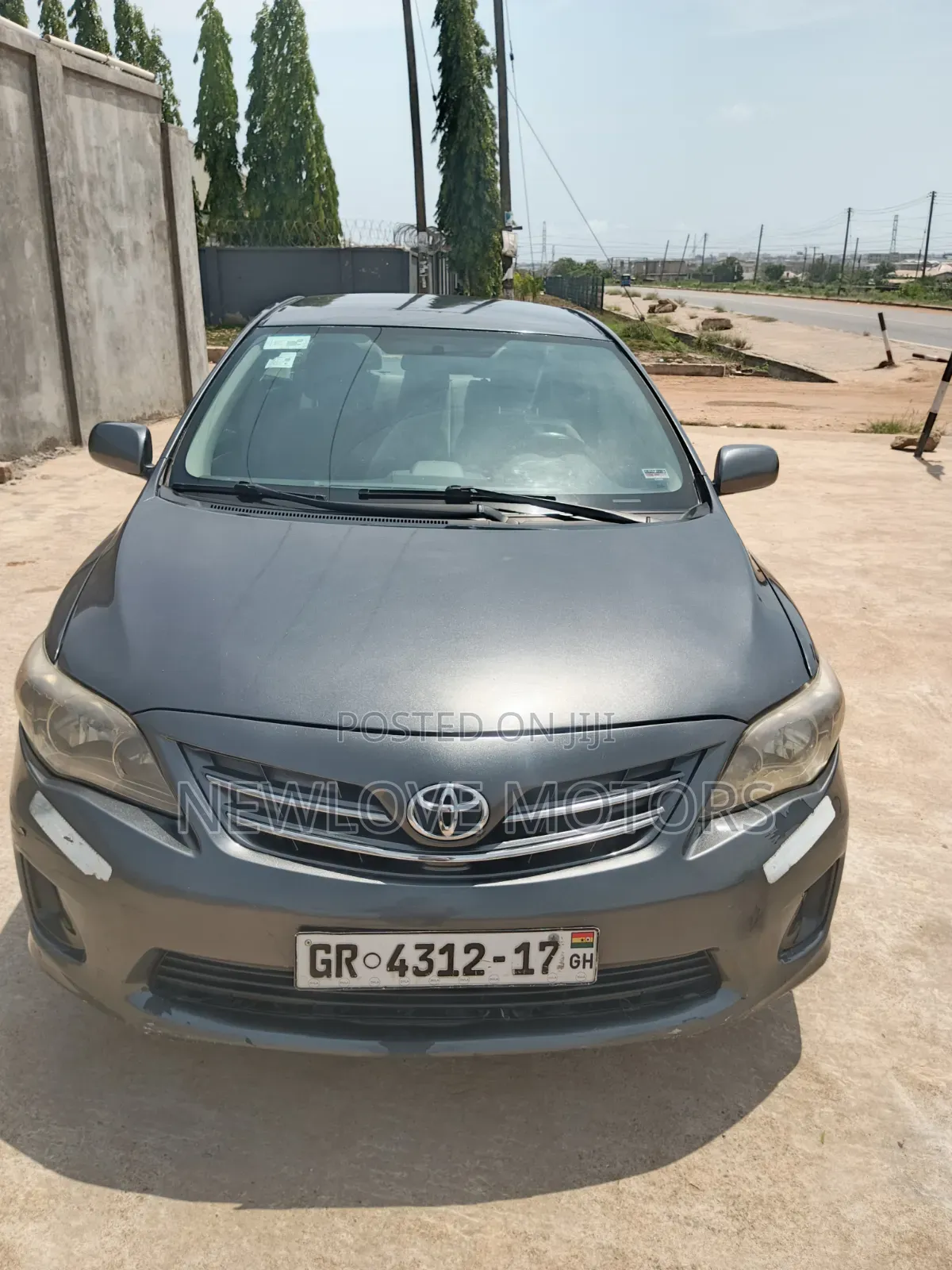 Toyota Corolla L 4-Speed Automatic 2013 Gray