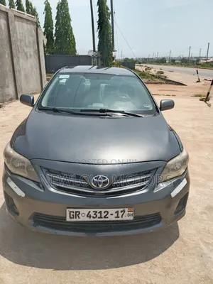 Toyota Corolla L 4-Speed Automatic 2013 Gray