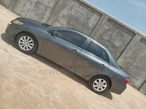 Toyota Corolla L 4-Speed Automatic 2013 Gray